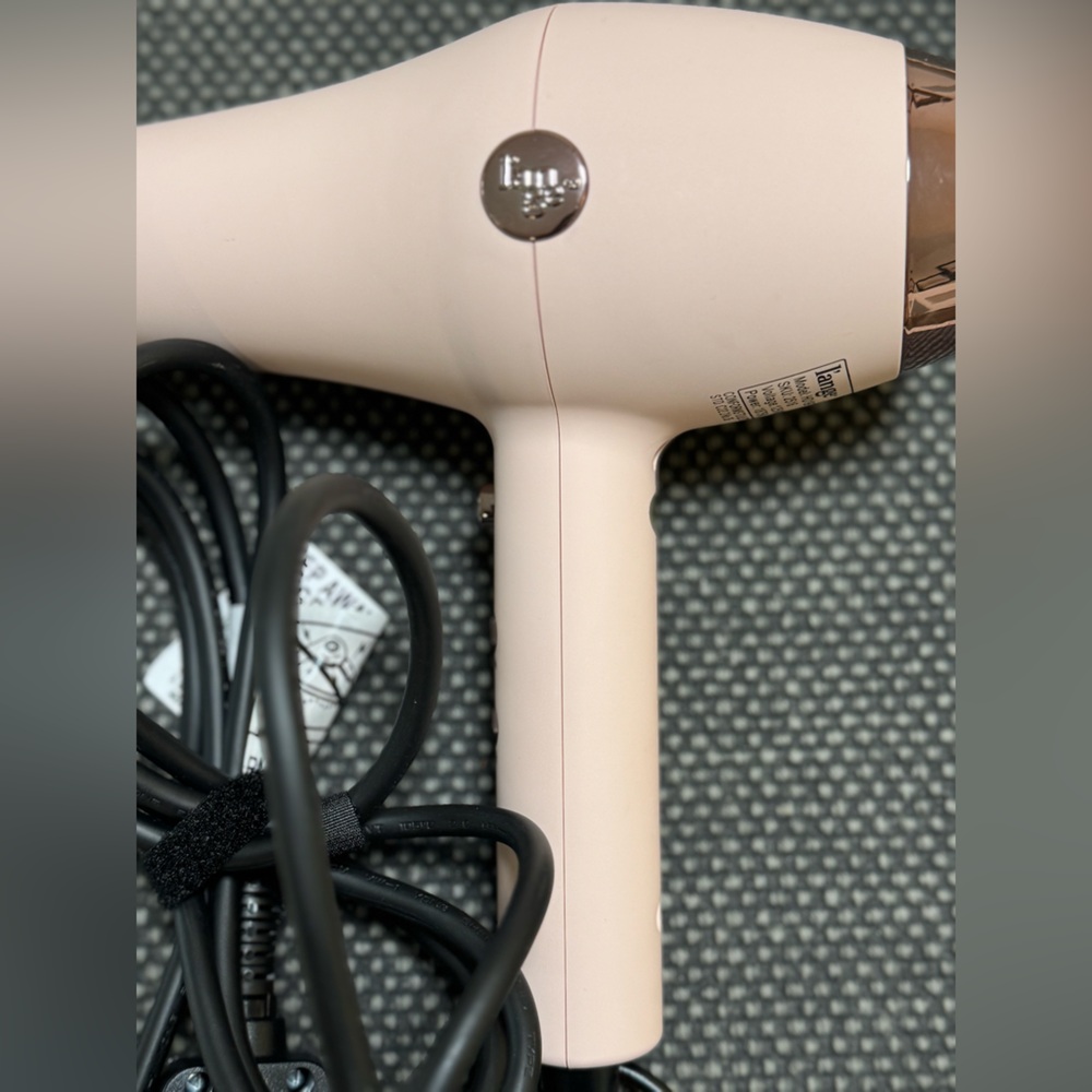 L’ange Blow Dryer in Blush Pink with Rose Gold Trim - Picture 2 of 2